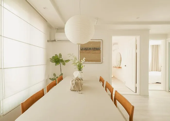 3 Minutes On Foot From Itaewon Station Line 6, 3 Bedrooms, 1 Living Room, 4 Beds, Maximum 8 People, Namsan, Myeongdong, Station, Olive Young, Daiso Nearby Appartamento