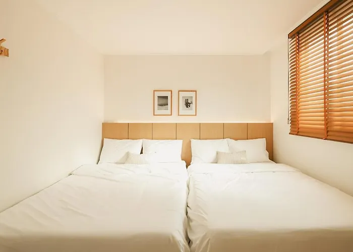 3 Minutes On Foot From Itaewon Station Line 6, 3 Bedrooms, 1 Living Room, 4 Beds, Maximum 8 People, Namsan, Myeongdong, Station, Olive Young, Daiso Nearby Appartamento Seul