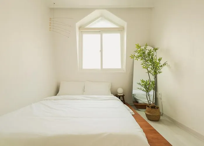 3 Minutes On Foot From Itaewon Station Line 6, 3 Bedrooms, 1 Living Room, 4 Beds, Maximum 8 People, Namsan, Myeongdong, Station, Olive Young, Daiso Nearby Appartamento Seul