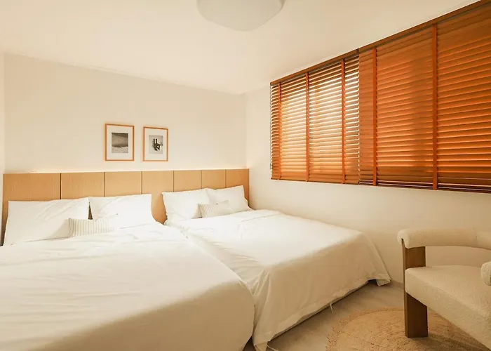 Appartamento 3 Minutes On Foot From Itaewon Station Line 6, 3 Bedrooms, 1 Living Room, 4 Beds, Maximum 8 People, Namsan, Myeongdong, Station, Olive Young, Daiso Nearby