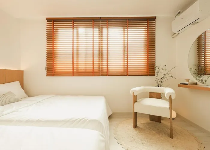 Appartamento 3 Minutes On Foot From Itaewon Station Line 6, 3 Bedrooms, 1 Living Room, 4 Beds, Maximum 8 People, Namsan, Myeongdong, Station, Olive Young, Daiso Nearby Seul